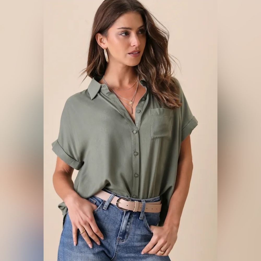 XS Blythe Olive Green Short Sleeve Button-Up Top NWT